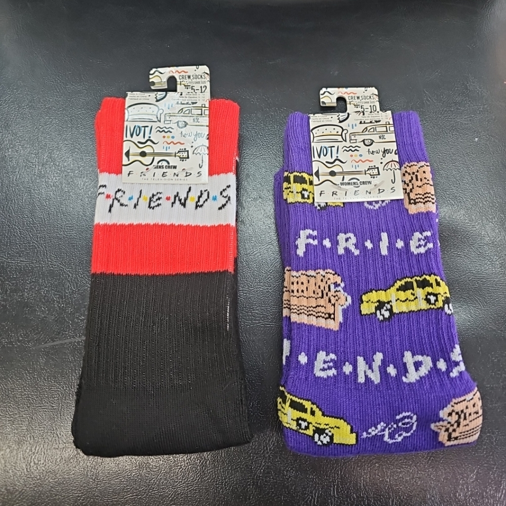 NWT HYP FRIENDS TV Show Crew Socks Women's Size 9-11 Hot Topic